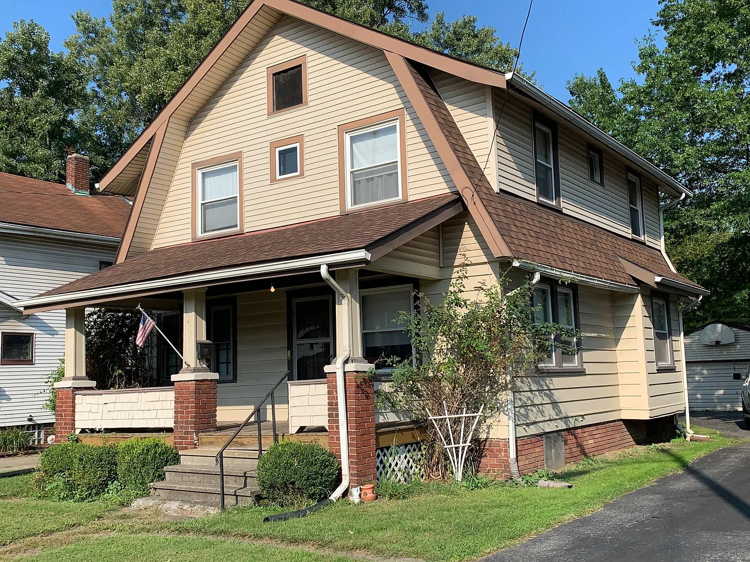 1275 Elm Rd NE photo 1