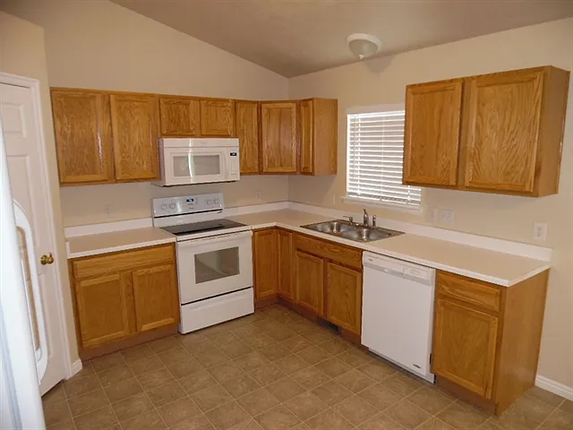 235 S 975th St W — Photo 2