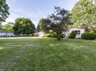 6013 Oakpoint Rd, Jackson, MI 49201