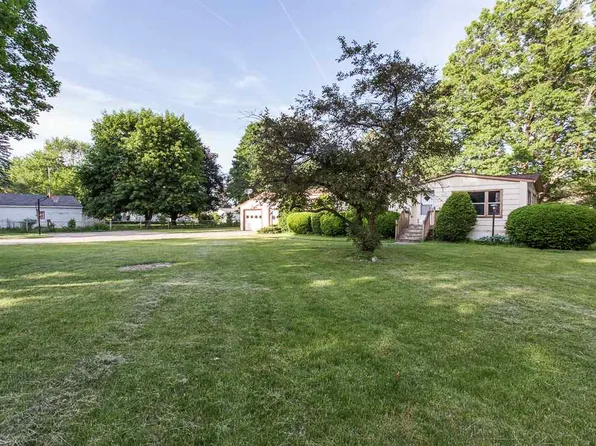 6013 Oakpoint Rd, Jackson, MI 49201