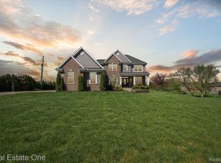 27603 S Hill Rd, New Hudson, MI 48165