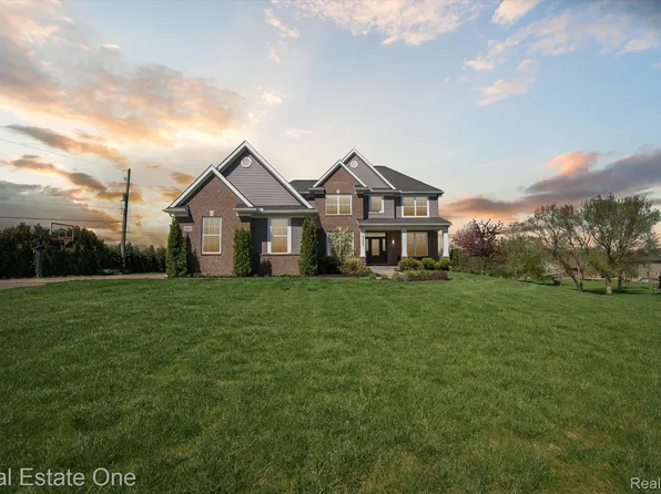 27603 S Hill Rd, New Hudson, MI 48165