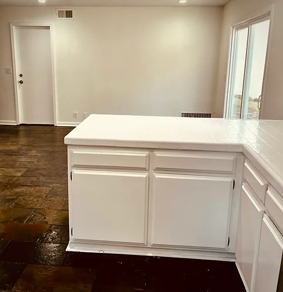 978 Modjeska Cir — Photo 3