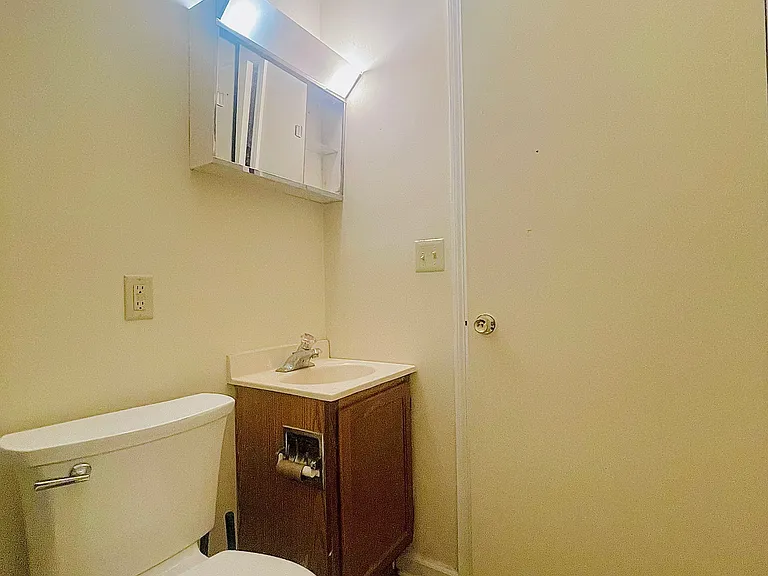 96 Ethan Allen Pkwy #4 — Photo 35