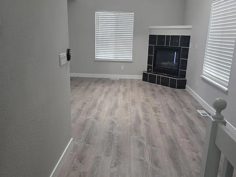 3811 E 121st Ave — Photo 3