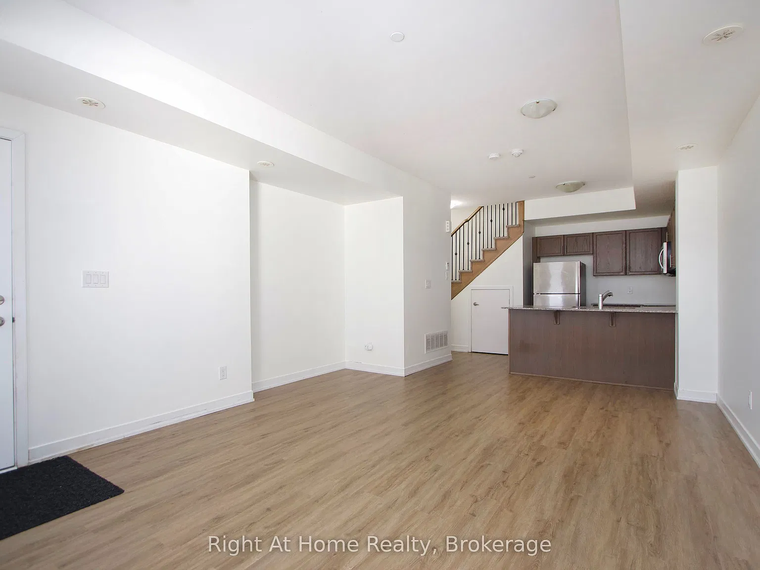 2 bed, $2,525 — Photo 4
