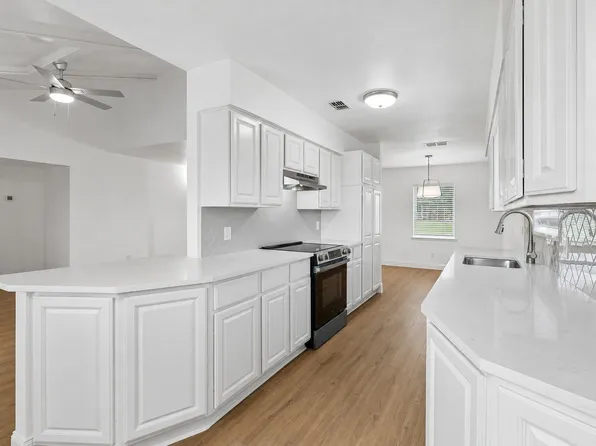2512 Towerwood Dr, Carrollton, TX 75006