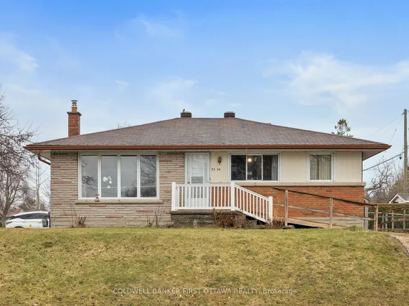 2066 Saunderson Dr, Ottawa, ON K1G 2E6