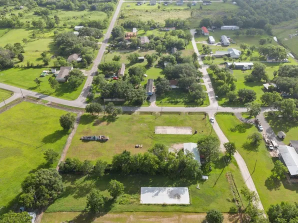 2257 County Road 529, Alvin, TX 77511