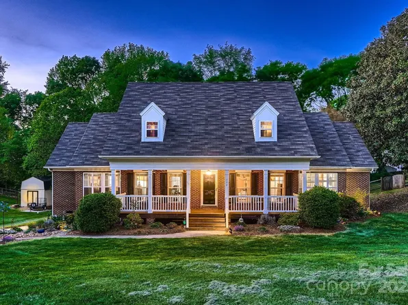 308 Valhalla Dr, Harrisburg, NC 28075