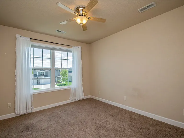 2104 NE Oak Dr — Photo 11