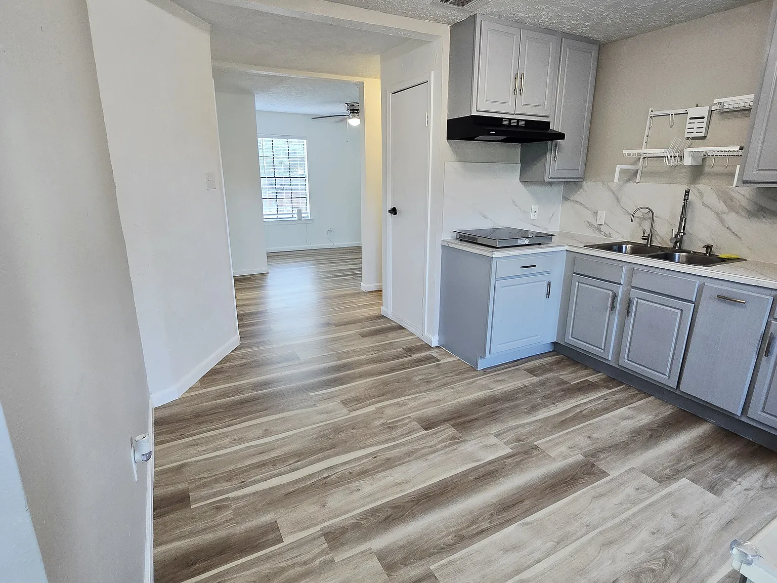 2 bed, 550 sqft, $1,400 — Photo 1