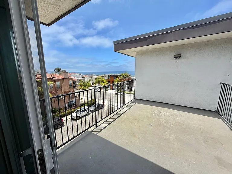 1100 Monterey Blvd — Photo 15