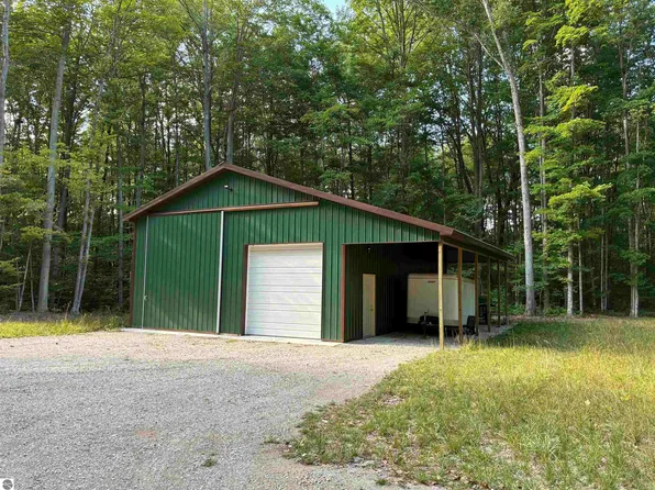 18616 Emmetts Trl #B, Lake Ann, MI 49650
