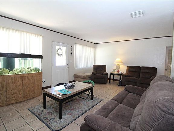5th image of 412 Avenue H SE