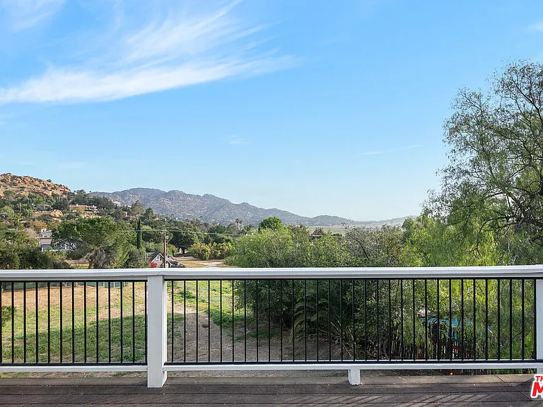 23937 Jensen Dr — Photo 12