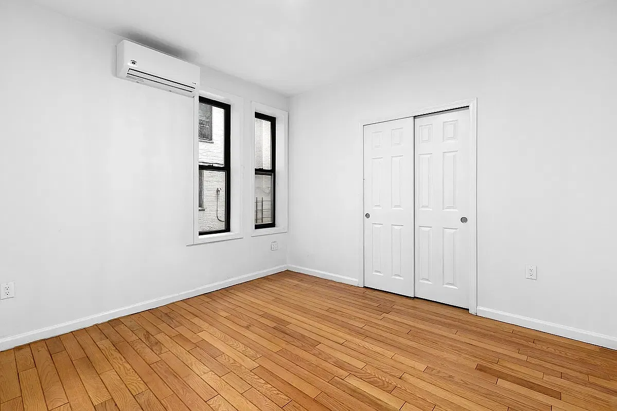 346 Montgomery Street — Photo 4