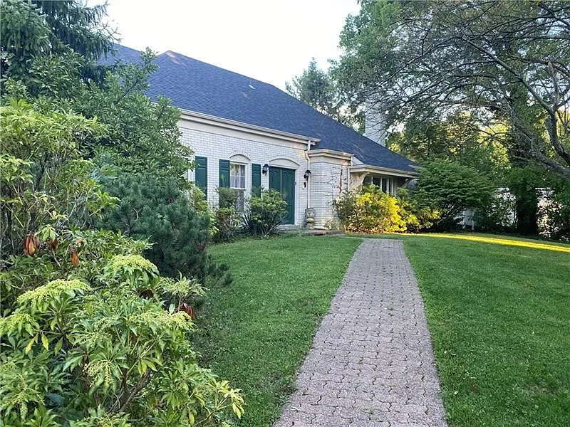 126 N Woodland Rd photo 1
