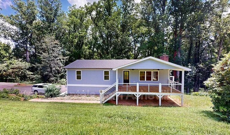 6 Tracy Ln — Photo 1