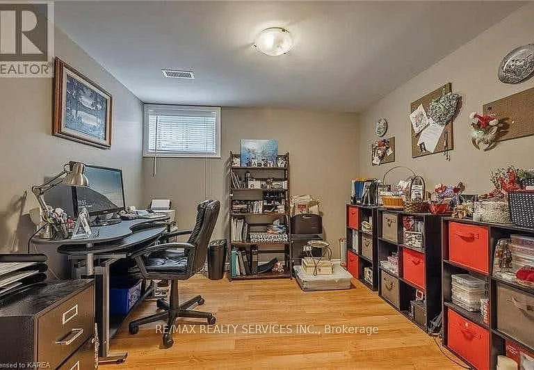 172 Macdougall Dr — Photo 28