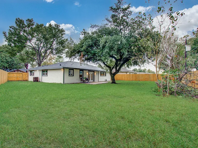 9406 Autauga St — Photo 32