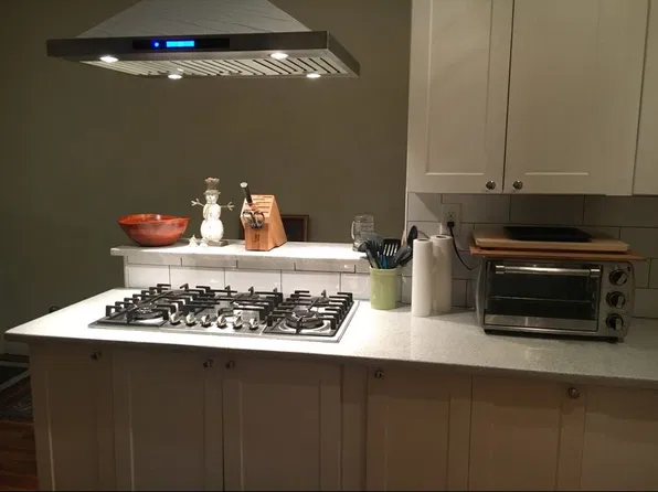 126 Oakland Ave #2, Jersey City, NJ 07306
