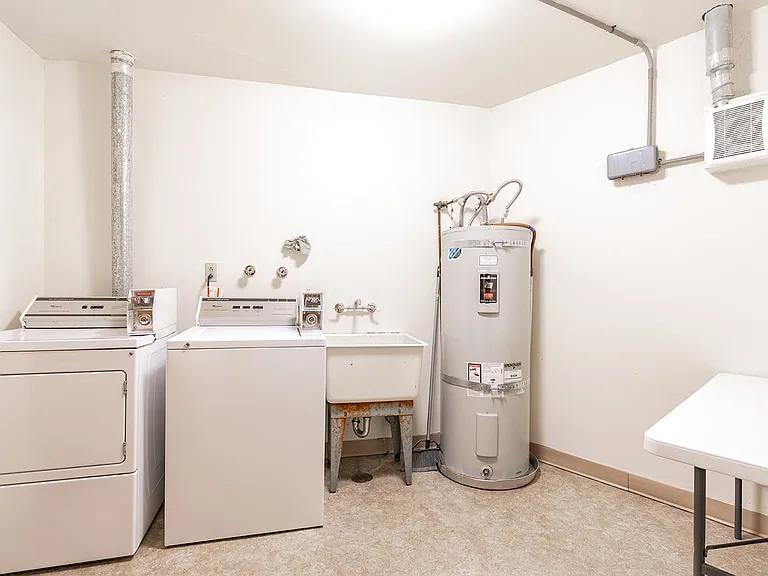 Fairway Apartments — Photo 10