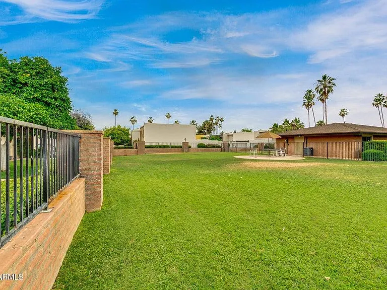 7662 E Minnezona Ave — Photo 19