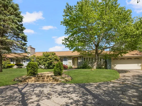 1157 Tucker Rd, Dartmouth, MA 02747