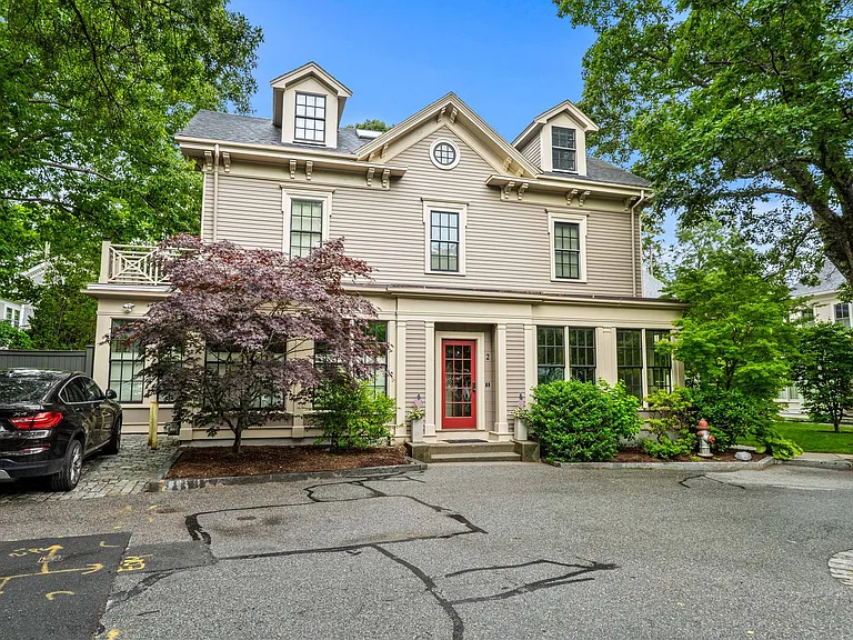 2 Brattle Cir — Photo 4