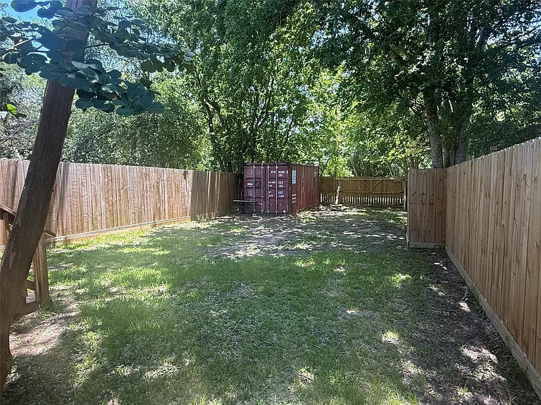 11874 Vanwood St — Photo 32