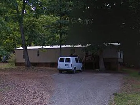 225 Starlight Dr, Lincolnton, NC 28092