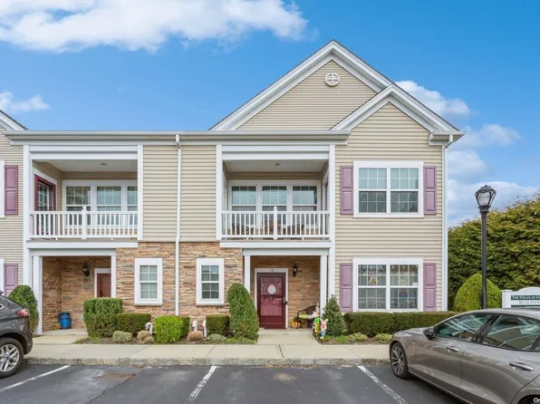 16 Strangford Court #16, Oceanside, NY 11572