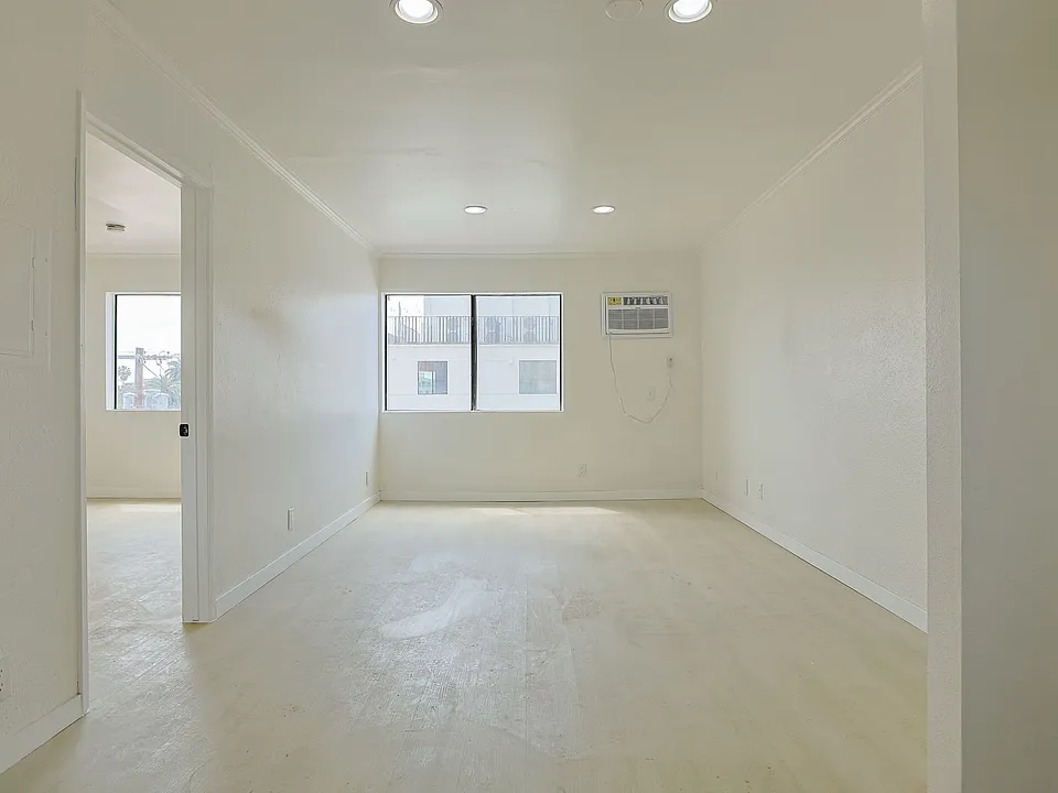 1816 N Gramercy Pl
