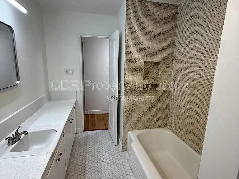 1317 Espanola St NE — Photo 19