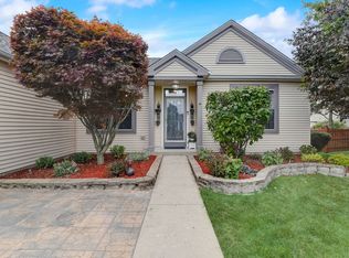 11818 Wolf Creek Ln, Plainfield, IL 60585