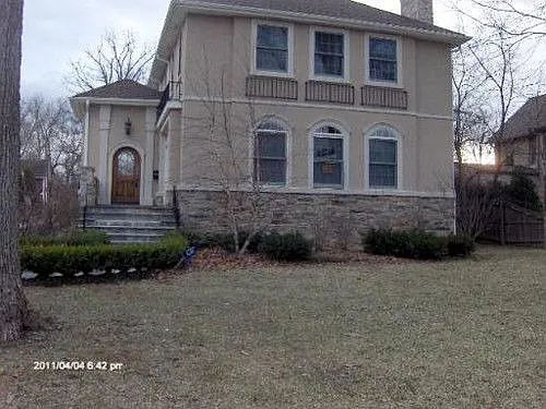 910 Vernon Ave photo 1