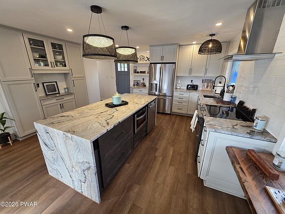 4th image of 47 Summit Cir