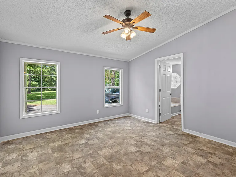 1133 Pickett Rd — Photo 12