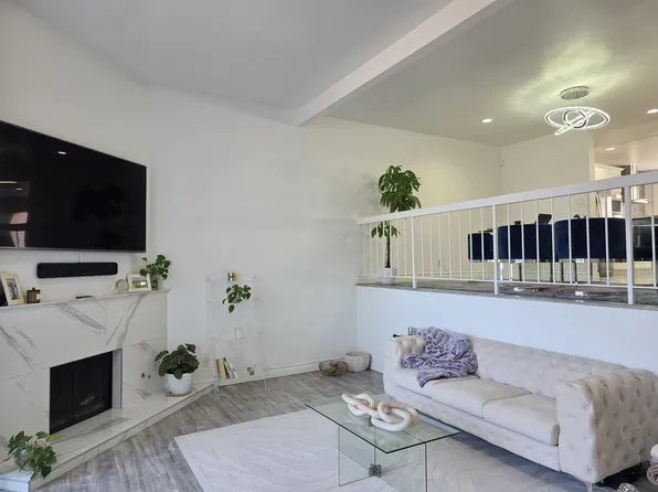 22040 Strathern St, Canoga Park, CA 91304