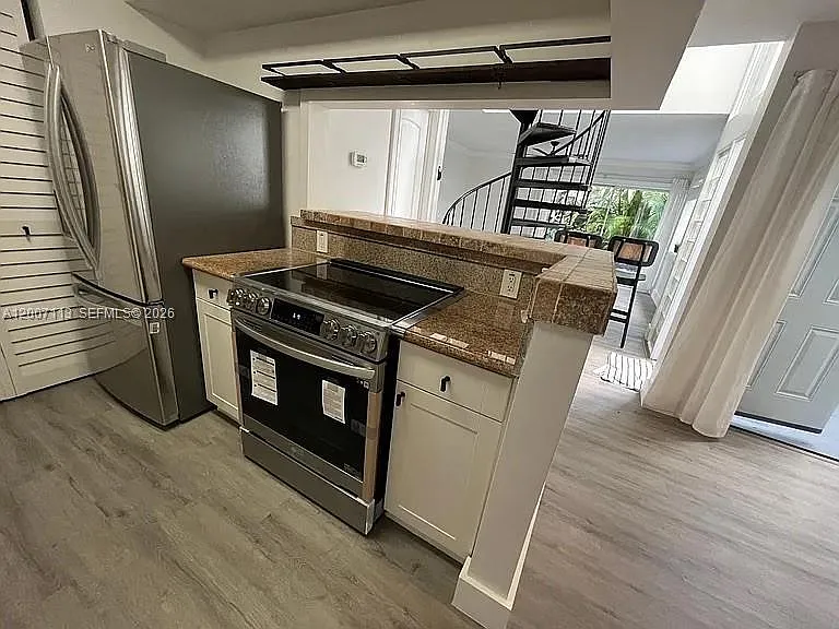 3209 Bird Ave — Photo 3