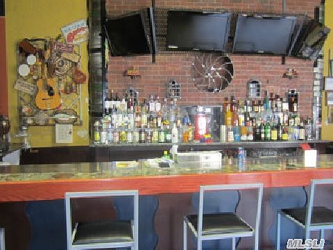1st image of 4715 Barnett Ave