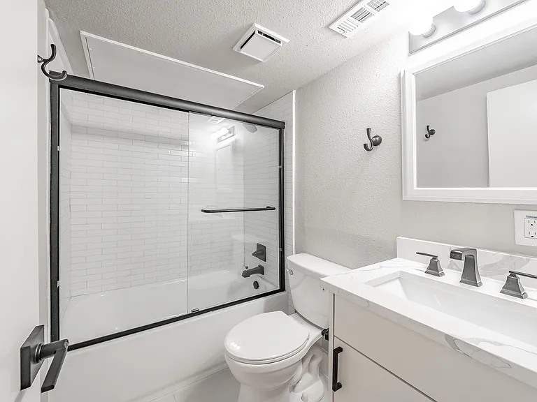 3008 McPherson Ave #D — Photo 14