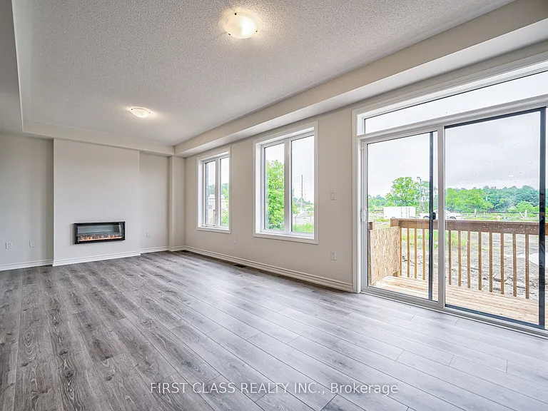61 Kenneth Rogers Cres — Photo 15