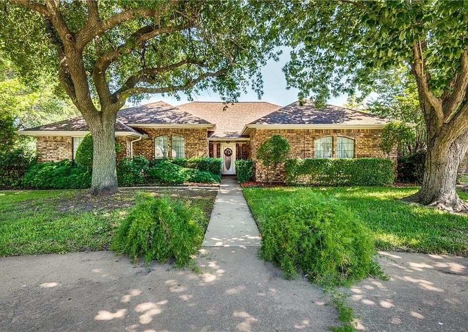 1st image of 401 Victorian Dr