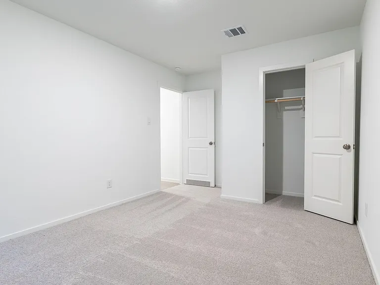 31406 Pratola Serra Cir — Photo 20