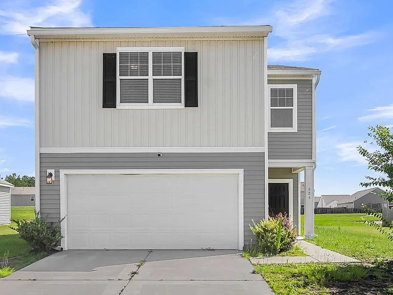 424 Pender Woods Dr — Photo 3