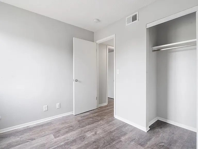Breckenridge Davenport Apartments — Photo 94