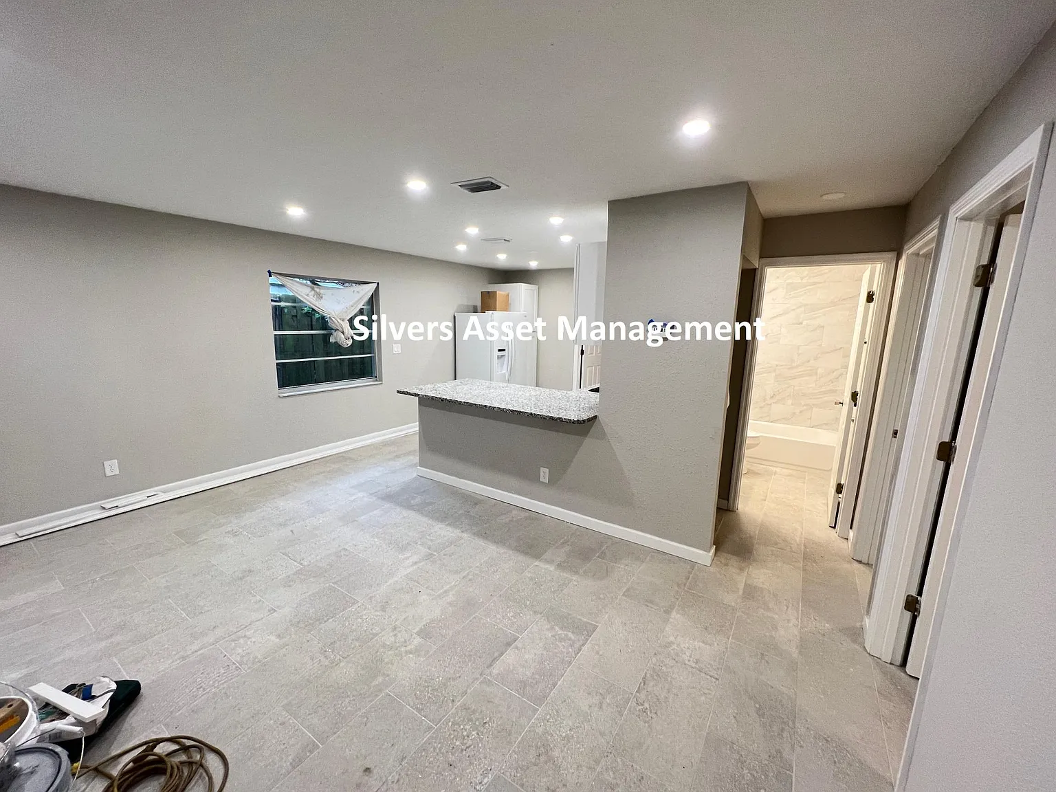 3 bed, 950 sqft, $2,000 — Photo 4