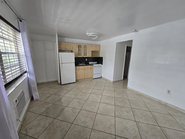 345 Michigan Ave #24 — Photo 10